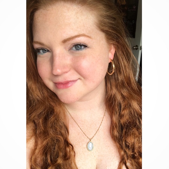 Meet your Posher, Michaela - Picture 3 of 7